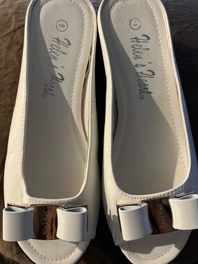 Fella's Heart Women's White Peep-Toe Flats with Bow and Gold Accent